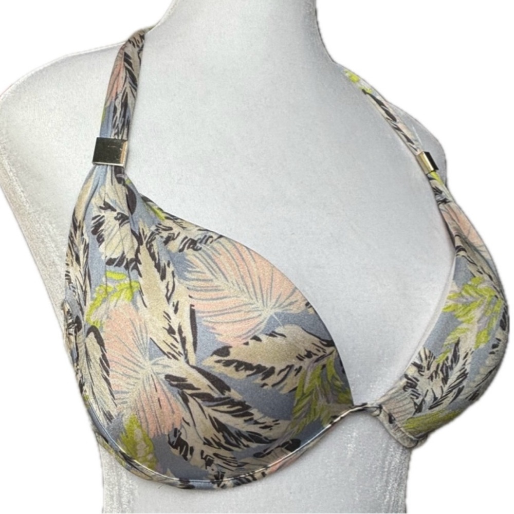 Victoria's Secret Miraculous Bombshell Bikini
Top Blue White Size 34DD NWOT